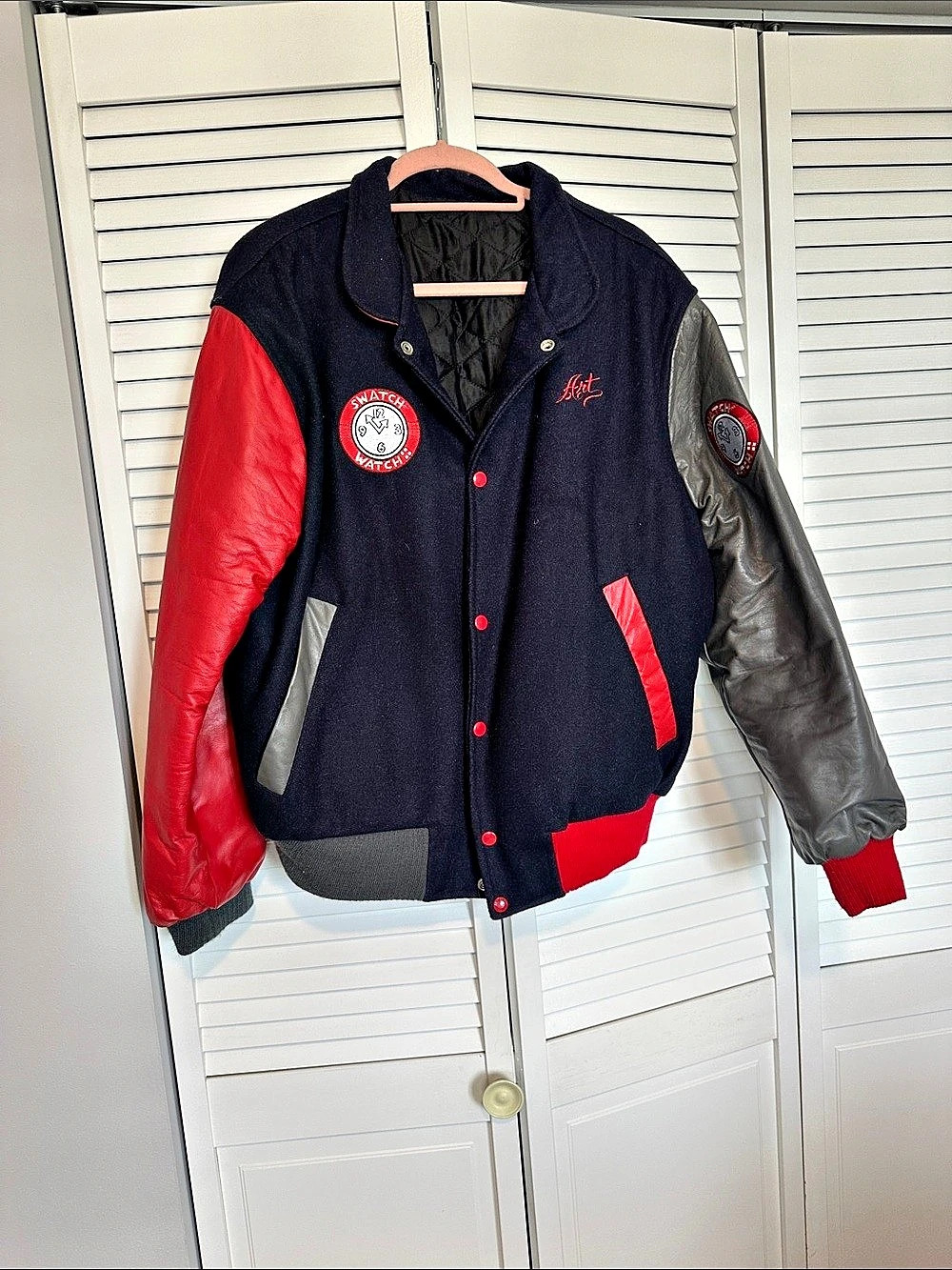 Mitchell & Ness Satin Jacket Black & Red Size Large